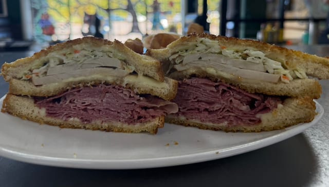 Denti More Sandwich.